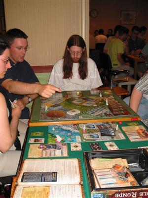 Jeu de coopération avec les Chevaliers de la Table Ronde - 32.7 ko Jeu de coopération avec les Chevaliers de la Table Ronde - 32.7 ko